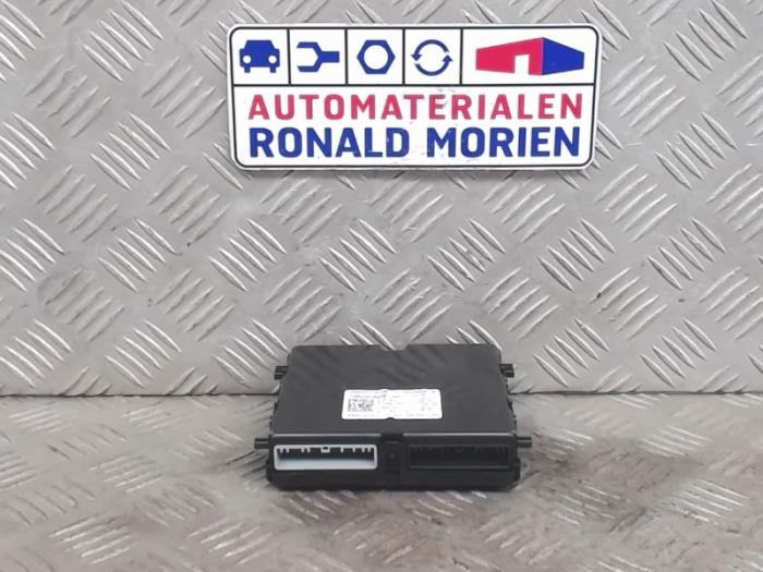 Module climatronic from a Renault Clio IV (5R) 1.5 Energy dCi 90 FAP 2016