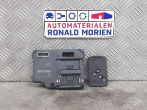 Usados Cerradura de contacto y llave Renault Clio IV (5R) 1.5 Energy dCi 90 FAP Precio € 45,00 Norma de margen ofrecido por Automaterialen Ronald Morien B.V.