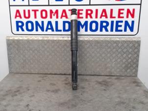 Used Rear shock absorber, left Renault Clio IV (5R) 1.5 Energy dCi 90 FAP Price € 35,00 Margin scheme offered by Automaterialen Ronald Morien B.V.
