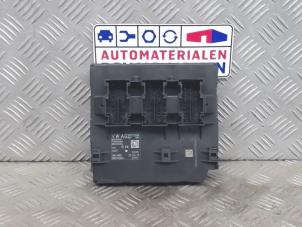 Usados Ordenador body control Volkswagen Scirocco (137/13AD) Precio € 100,00 Norma de margen ofrecido por Automaterialen Ronald Morien B.V.