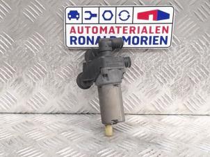 Used Additional water pump BMW 3 serie (E90) 330i 24V Price € 40,00 Margin scheme offered by Automaterialen Ronald Morien B.V.