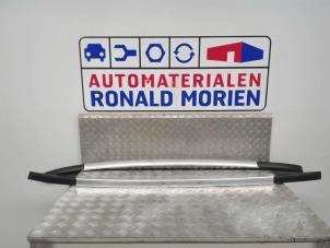 Używane Zestaw relingów dachowych Volvo V40 Cena € 195,00 Procedura marży oferowane przez Automaterialen Ronald Morien B.V.