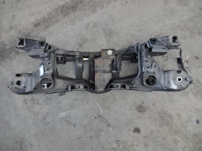 Subframe Volvo V40 - 3222580 D4204t8