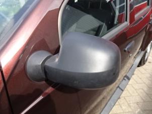 Used Wing mirror, left Dacia Duster (HS) 1.6 SCe 115 16V Price € 45,00 Margin scheme offered by Automaterialen Ronald Morien B.V.