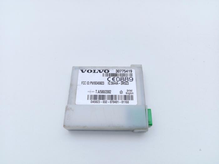 Używane Modul alarmu Volvo C30 (EK/MK) 2.0 D 16V Cena € 40,00 Procedura marży oferowane przez Automaterialen Ronald Morien B.V.