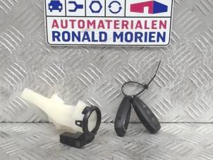Usados Cerradura de contacto y llave Ford Kuga Precio € 19,00 Norma de margen ofrecido por Automaterialen Ronald Morien B.V.