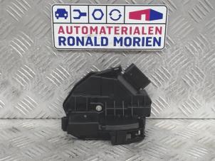 Usagé Serrure portière mécanique 4portes arrière droite Ford Kuga Prix € 45,00 Règlement à la marge proposé par Automaterialen Ronald Morien B.V.
