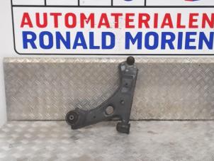 Usagé Bras de suspension avant gauche Opel Adam Prix € 15,00 Règlement à la marge proposé par Automaterialen Ronald Morien B.V.