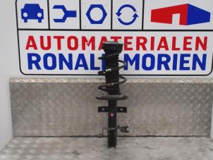 Used Front shock absorber rod, right Renault Clio IV (5R) Price € 80,00 Margin scheme offered by Automaterialen Ronald Morien B.V.