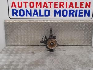 Used Knuckle, front right Renault Clio IV (5R) Price € 75,00 Margin scheme offered by Automaterialen Ronald Morien B.V.
