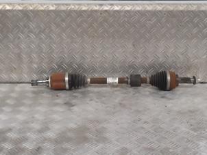Used Front drive shaft, left Renault Clio IV (5R) Price € 75,00 Margin scheme offered by Automaterialen Ronald Morien B.V.