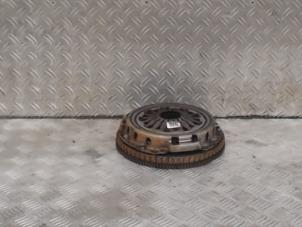 Used Clutch kit (complete) Renault Clio IV (5R) Price on request offered by Automaterialen Ronald Morien B.V.