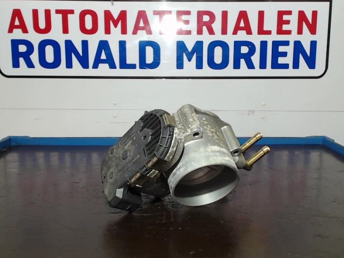 Usagé Boitier papillon Volkswagen Passat (3B2) 2.8 30V Prix € 25,00 Règlement à la marge proposé par Automaterialen Ronald Morien B.V.