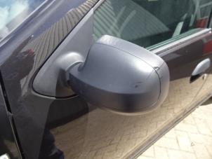 Gebrauchte Außenspiegel links Dacia Sandero II 1.2 16V Preis € 35,00 Margenregelung angeboten von Automaterialen Ronald Morien B.V.