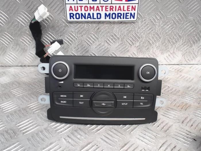 Gebrauchte Dacia Duster Radio 281154137R