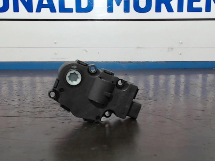 Motor de válvula de calefactor de un Volvo V40 2016
