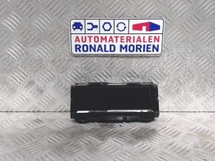 Usagé Display unité de contrôle multi media Opel Astra Prix € 45,00 Règlement à la marge proposé par Automaterialen Ronald Morien B.V.