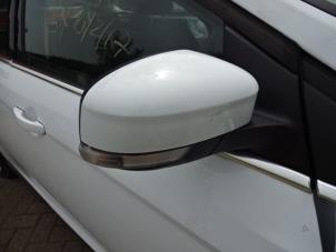 Used Wing mirror, right Ford Focus Price € 75,00 Margin scheme offered by Automaterialen Ronald Morien B.V.
