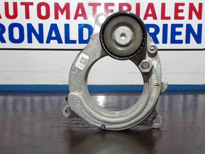 Usados Tensor correa múltiple BMW 1 serie (F20) 118i 1.5 TwinPower 12V Precio € 25,00 Norma de margen ofrecido por Automaterialen Ronald Morien B.V.