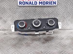 Usagé Panneau de commandes chauffage Renault Megane III Coupe (DZ) 1.6 16V Prix € 25,00 Règlement à la marge proposé par Automaterialen Ronald Morien B.V.