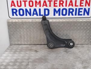 Usagé Bras de suspension avant droit Renault Megane III Coupe (DZ) 1.6 16V Prix € 40,00 Règlement à la marge proposé par Automaterialen Ronald Morien B.V.