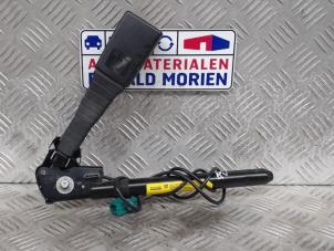 Used Seatbelt tensioner, right Opel Zafira (M75) 1.8 16V Ecotec Price € 100,00 Margin scheme offered by Automaterialen Ronald Morien B.V.