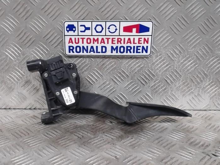Used Opel Zafira (M75) 1.8 16V Ecotec Throttle pedal position sensor