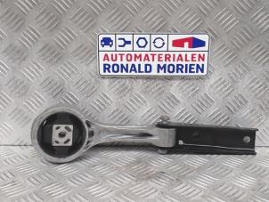 Used Gearbox mount Volkswagen Polo V (6R) Price € 20,00 Margin scheme offered by Automaterialen Ronald Morien B.V.