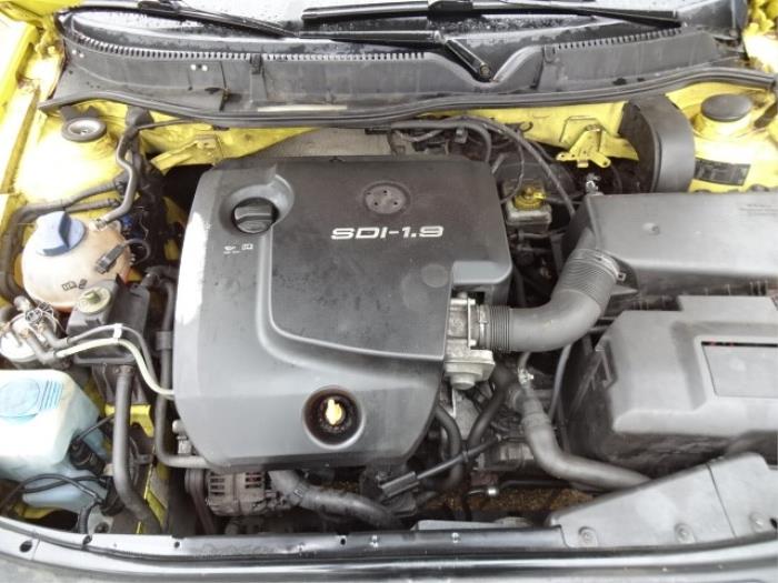 Motor van een Seat Leon (1M1) 1.9 SDI 68 2002
