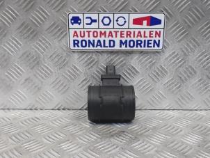 Usados Medidor de masa de aire Opel Meriva Precio € 12,40 Norma de margen ofrecido por Automaterialen Ronald Morien B.V.