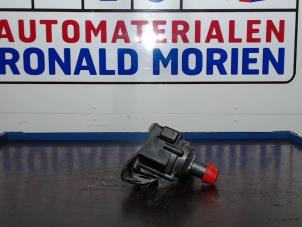 Used Additional water pump Volkswagen Beetle Price € 29,00 Inclusive VAT offered by Automaterialen Ronald Morien B.V.