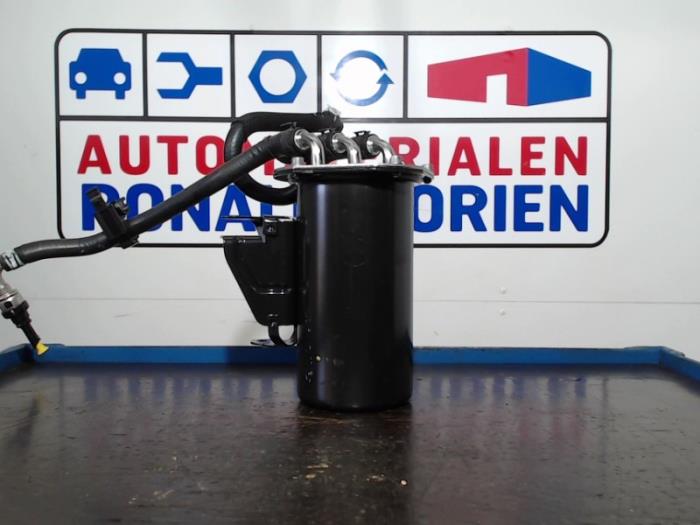 Gebrauchte Kraftstofffiltergehäuse Audi A3 Cabriolet (8V7/8VE) 2.0 TDI 16V Preis € 102,85 Mit Mehrwertsteuer angeboten von Automaterialen Ronald Morien B.V.