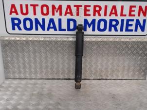 Gebrauchte Stoßdämpfer rechts hinten Renault Master IV (FV) 2.3 dCi 125 16V FWD Preis € 40,00 Margenregelung angeboten von Automaterialen Ronald Morien B.V.