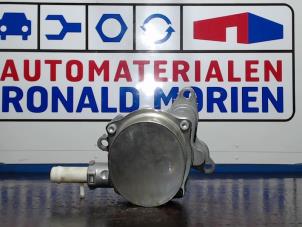 Usados Bomba de vacío (diésel) Renault Master Precio € 75,00 Norma de margen ofrecido por Automaterialen Ronald Morien B.V.