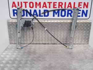 Used Window mechanism 2-door, front right Renault Clio III (BR/CR) 1.2 16V TCe 100 Price € 100,00 Margin scheme offered by Automaterialen Ronald Morien B.V.