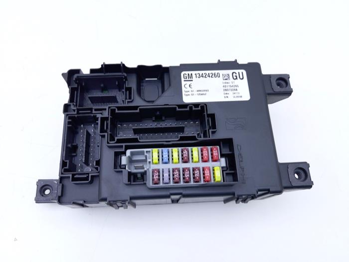 Begagnade Säkringsbox Opel Corsa D 1.2 16V Pris € 65,00 Marginaltabell erbjuds av Automaterialen Ronald Morien B.V.