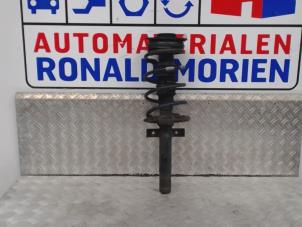 Used Front shock absorber rod, right Renault Scénic II (JM) 1.5 dCi 105 FAP Price € 60,00 Margin scheme offered by Automaterialen Ronald Morien B.V.