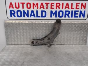 Usagé Bras de suspension avant gauche Renault Scénic II (JM) 1.5 dCi 105 FAP Prix € 35,00 Règlement à la marge proposé par Automaterialen Ronald Morien B.V.