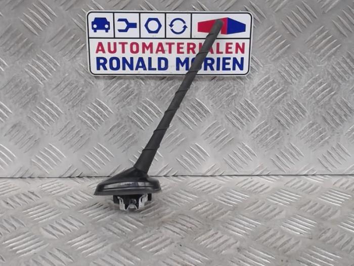 Antena z Volkswagen Polo V (6R)  2015
