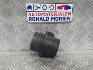 Używane Czujnik masy powietrza Volkswagen Transporter Cena € 15,00 Procedura marży oferowane przez Automaterialen Ronald Morien B.V.