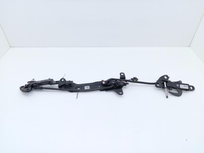 Używane Blokada dachu cabrio Peugeot 207 CC (WB) 1.6 16V Cena € 65,00 Procedura marży oferowane przez Automaterialen Ronald Morien B.V.