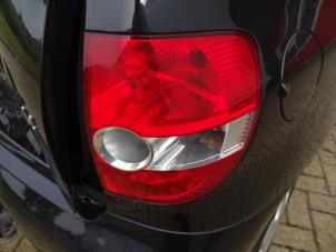 Używane Tylne swiatlo pozycyjne prawe Volkswagen Fox (5Z) 1.4 16V Cena € 15,00 Procedura marży oferowane przez Automaterialen Ronald Morien B.V.