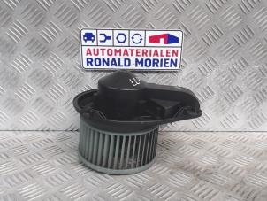 Usados Motor de ventilador de calefactor Volkswagen Passat (3B2) 1.8 T 20V Precio € 75,00 Norma de margen ofrecido por Automaterialen Ronald Morien B.V.