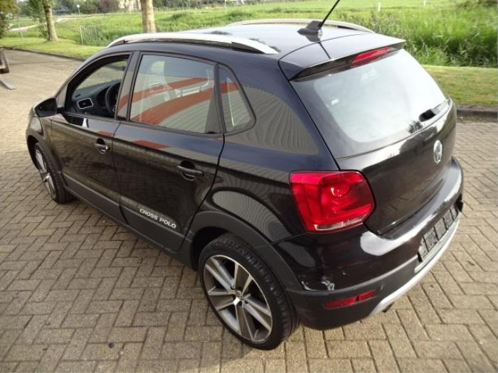 Roof rail kit from a Volkswagen Polo V (6R) 1.2 TSI 2012
