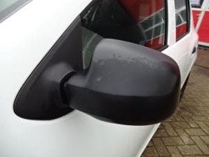 Gebrauchte Außenspiegel links Dacia Sandero II 1.2 16V Preis € 35,00 Margenregelung angeboten von Automaterialen Ronald Morien B.V.