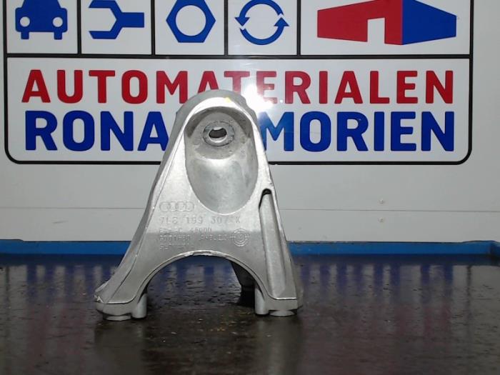 Used Engine mount Volkswagen Touareg (7PA/PH) 3.0 TDI V6 24V Price € 45,00 Inclusive VAT offered by Automaterialen Ronald Morien B.V.