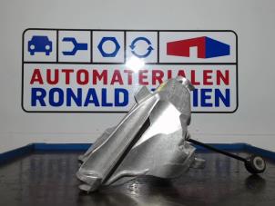 Used Engine mount Audi A4 Avant (B9) 2.0 TFSI 16V Price € 29,00 Inclusive VAT offered by Automaterialen Ronald Morien B.V.