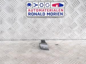 Used Seat heating switch Ssang Yong Rodius 2.0 e-200 Xdi 16V 4WD Price € 15,00 Margin scheme offered by Automaterialen Ronald Morien B.V.