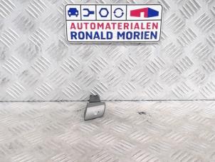 Used Seat heating switch Ssang Yong Rodius 2.0 e-200 Xdi 16V 4WD Price € 15,00 Margin scheme offered by Automaterialen Ronald Morien B.V.