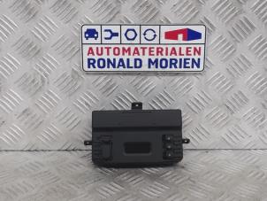 Used Clock Ssang Yong Rodius 2.0 e-200 Xdi 16V 4WD Price € 35,00 Margin scheme offered by Automaterialen Ronald Morien B.V.